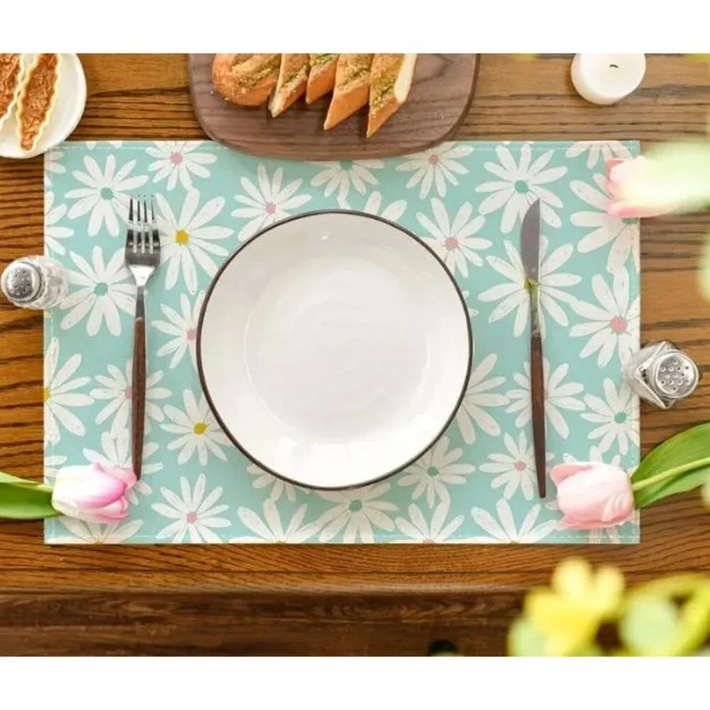 4 Piece Placemat Set 12x18in Daisies Woven Polyester